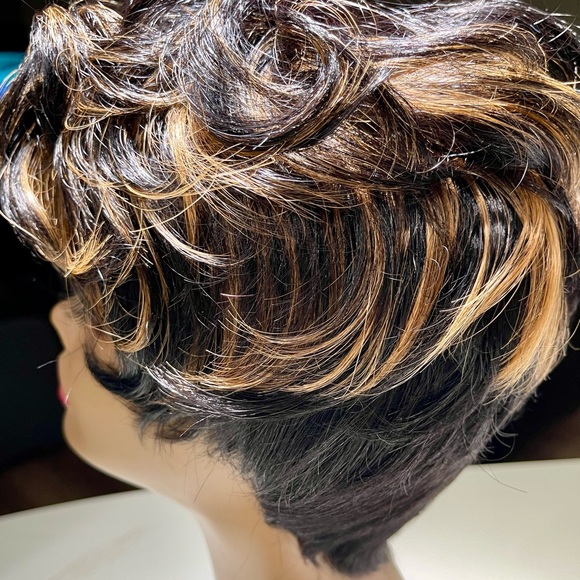 💯% HUMAN Hair, Short, Pixie, longer on top, black, highlighted - Picture 3 of 14